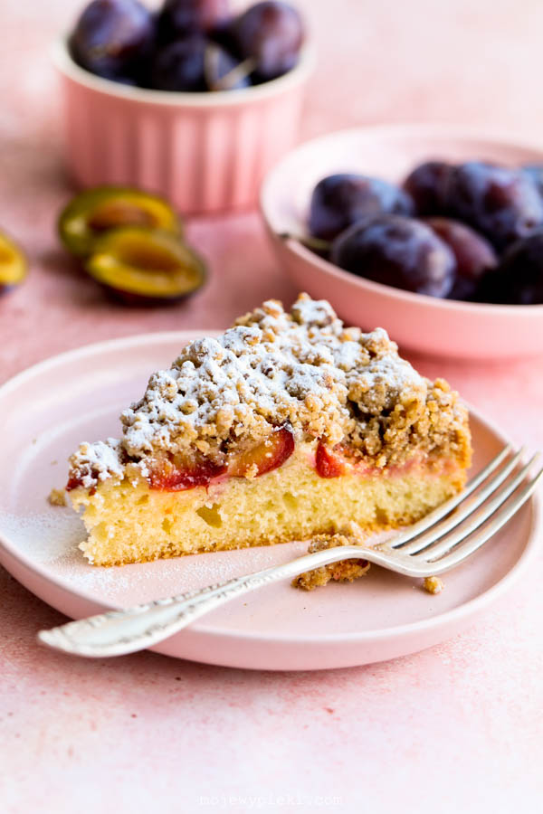 Plum cake with walnut crumble