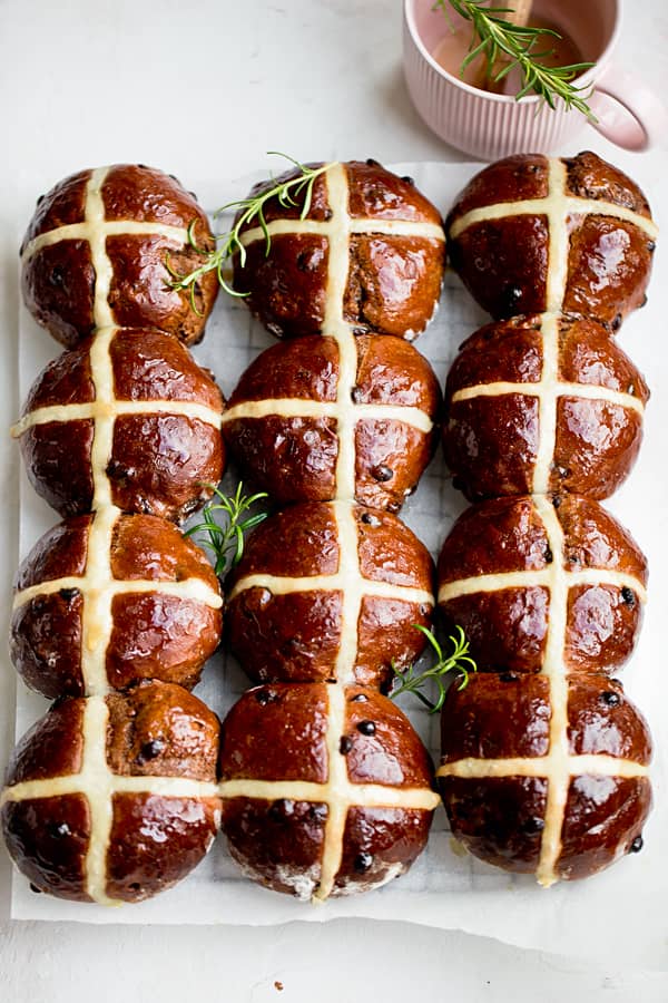 Chocolate hot cross buns