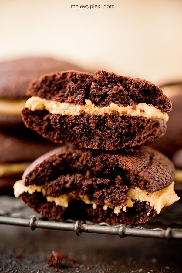 Chocolate whoopie pies with peanut butter filling