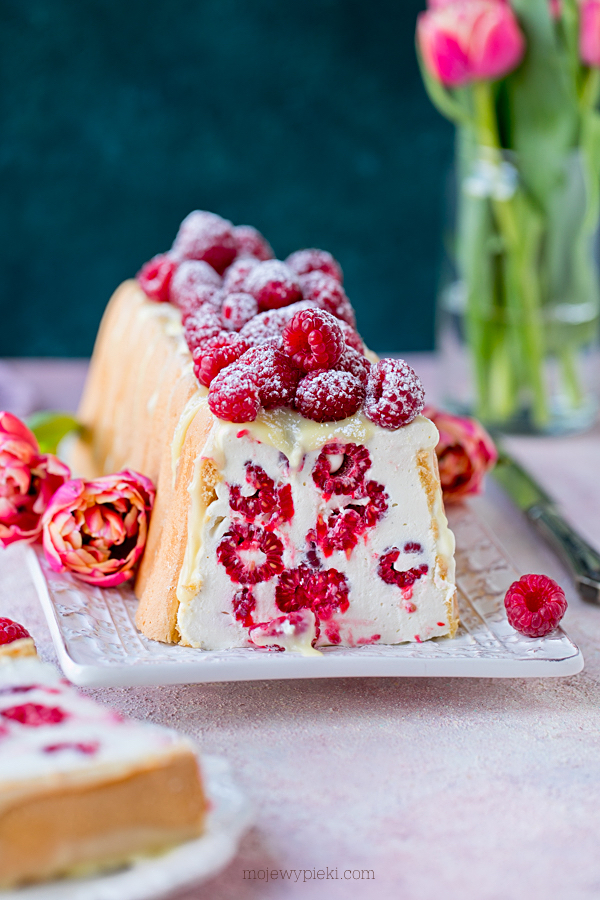 Raspberry yoghurt terrine