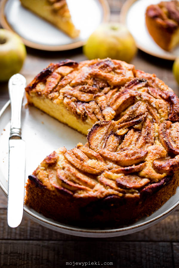 Spiced apple cake
