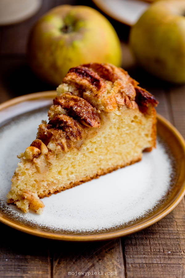 Spiced apple cake