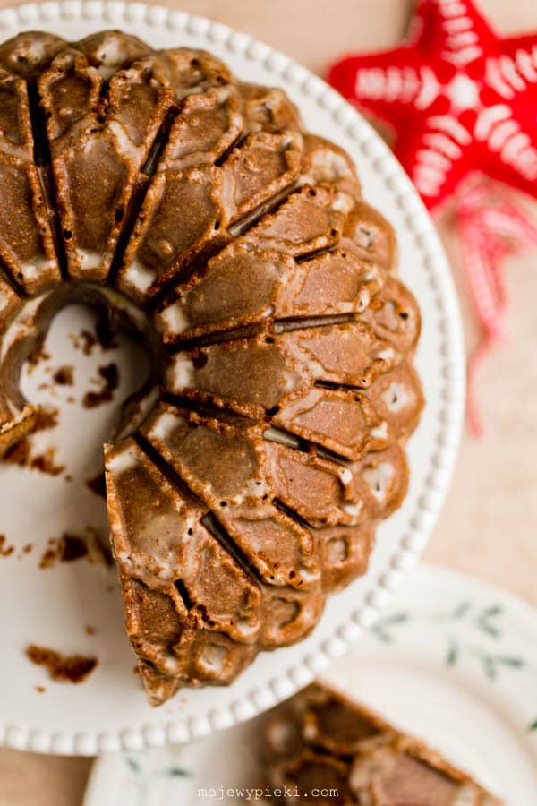 Gingerbread bundt cake