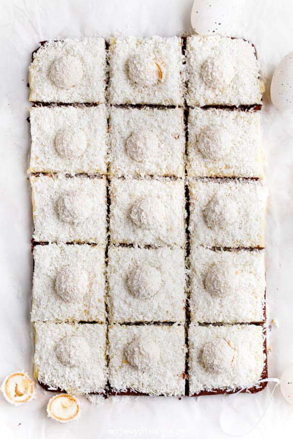 Coconut and milk powder mazurek