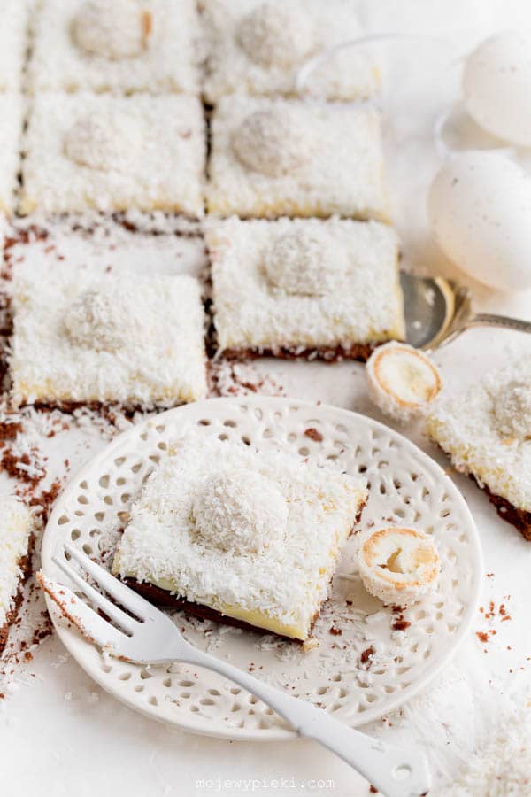 Coconut and milk powder mazurek
