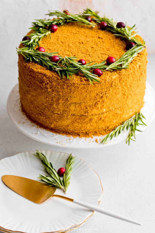 Russian honey cake (Medovik)