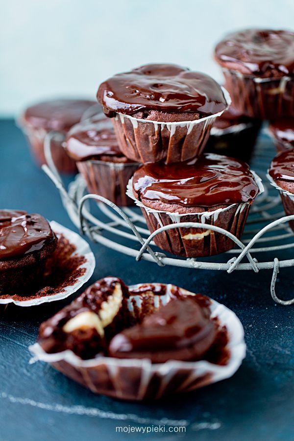 Izaura chocolate cheesecake muffins