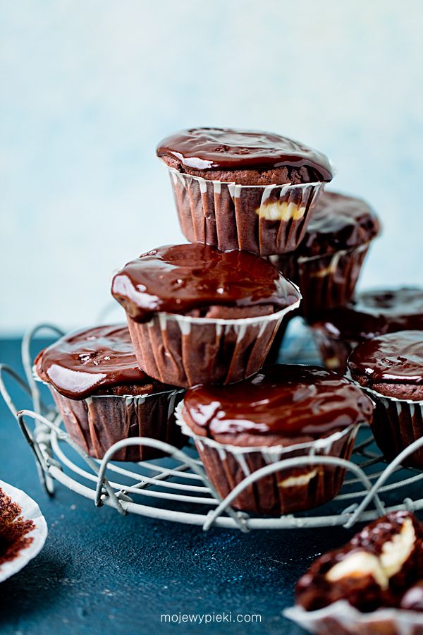 Izaura chocolate cheesecake muffins