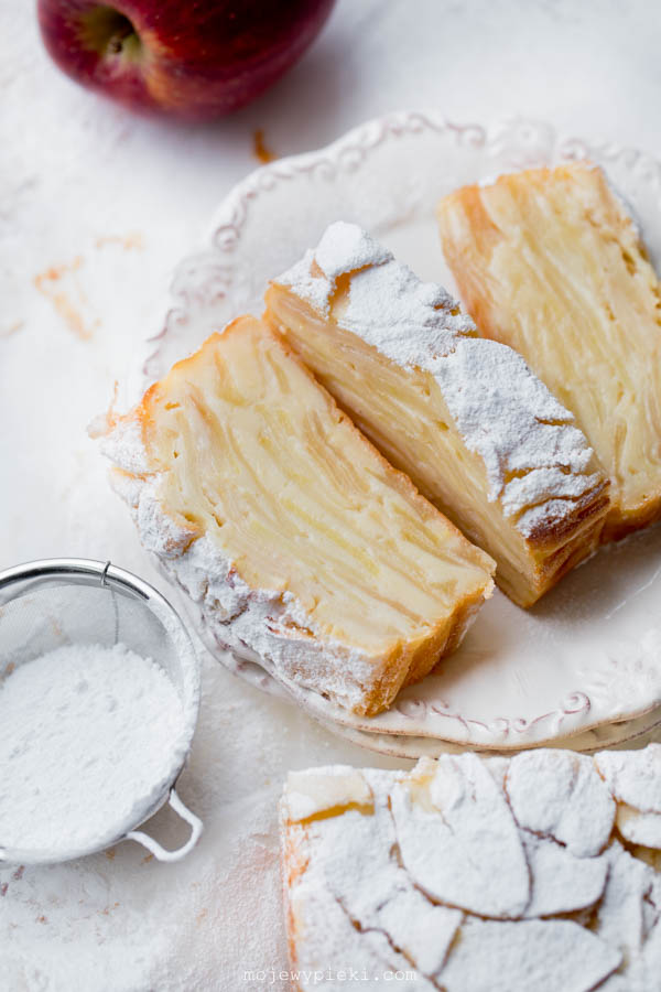 Invisible apple cake