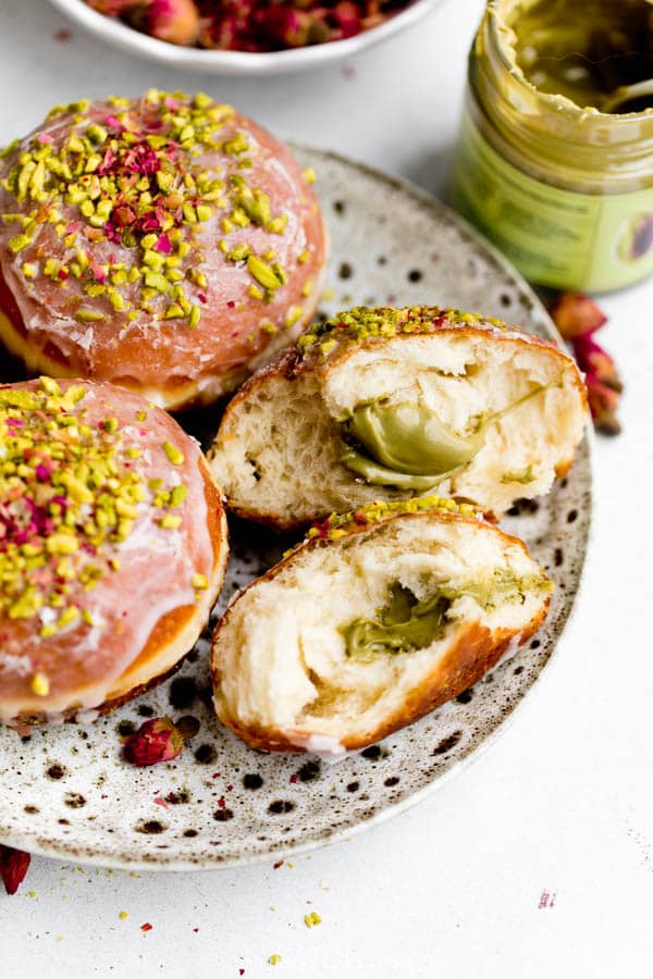 Pistachio doughnuts