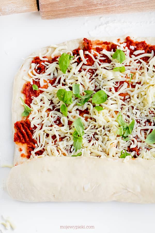 Pizza rolls