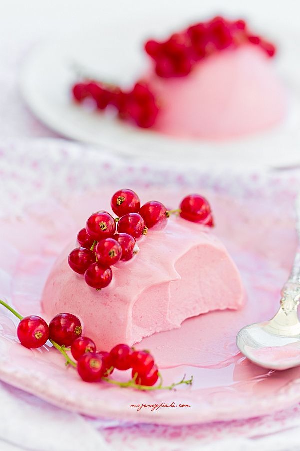 Redcurrant panna cotta