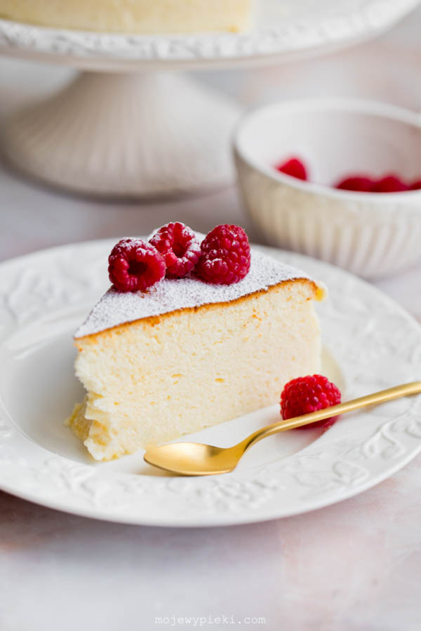 Fluffy skyr cheesecake