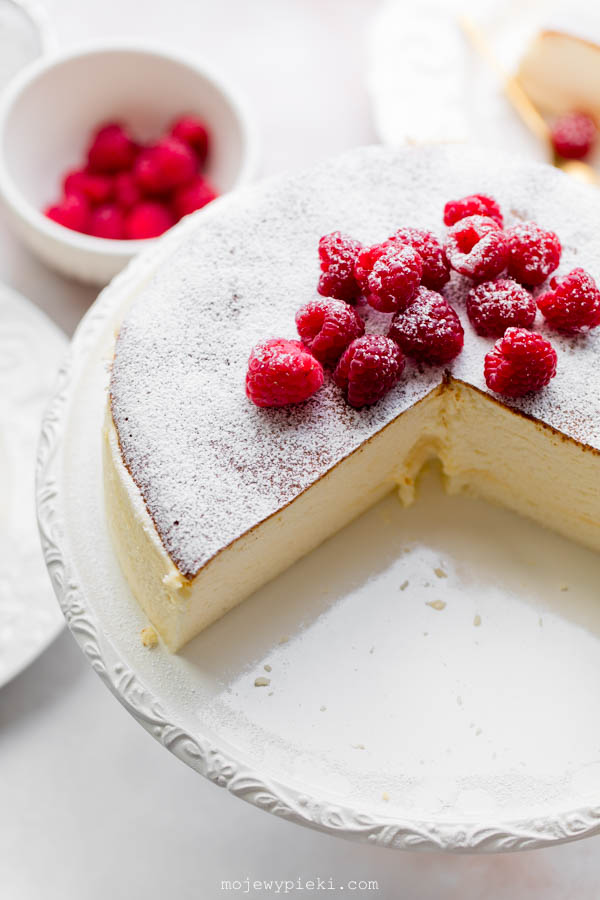 Fluffy skyr cheesecake