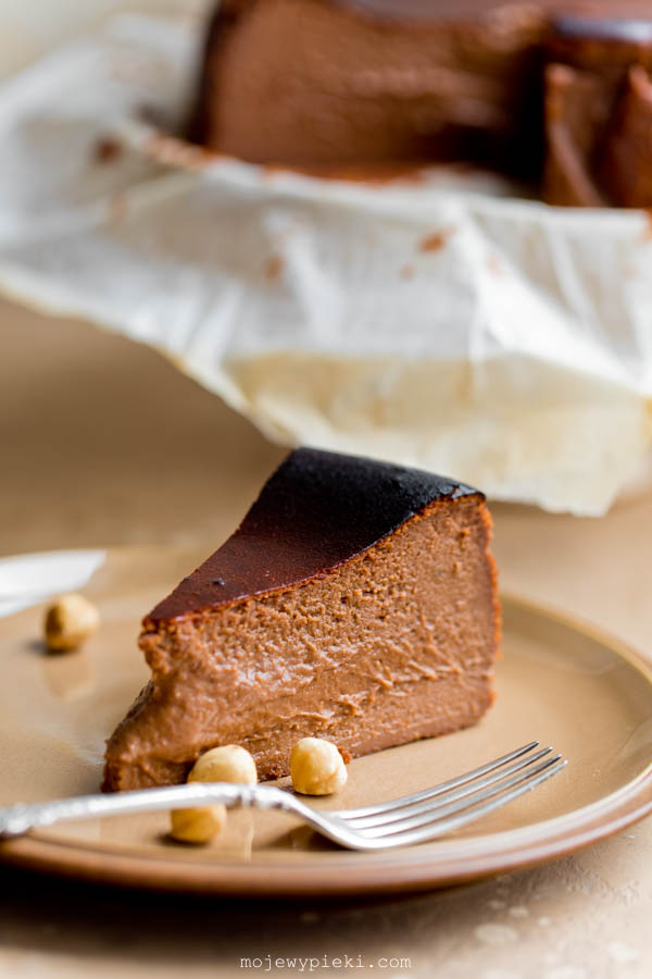 Basque cheesecake with hazelnuts and chocolate