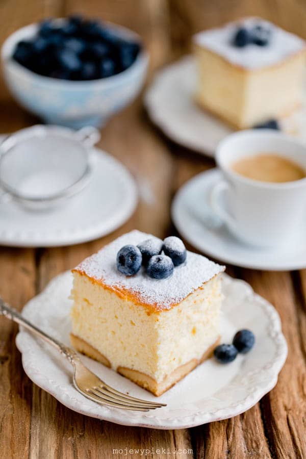 Sour cream cheesecake