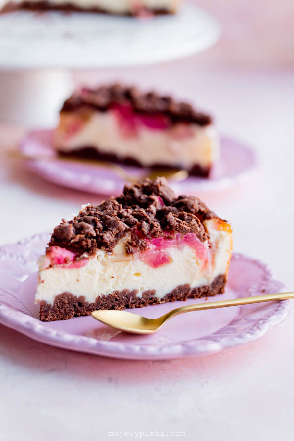 Rhubarb cheesecake with chocolate shortcrust pastry