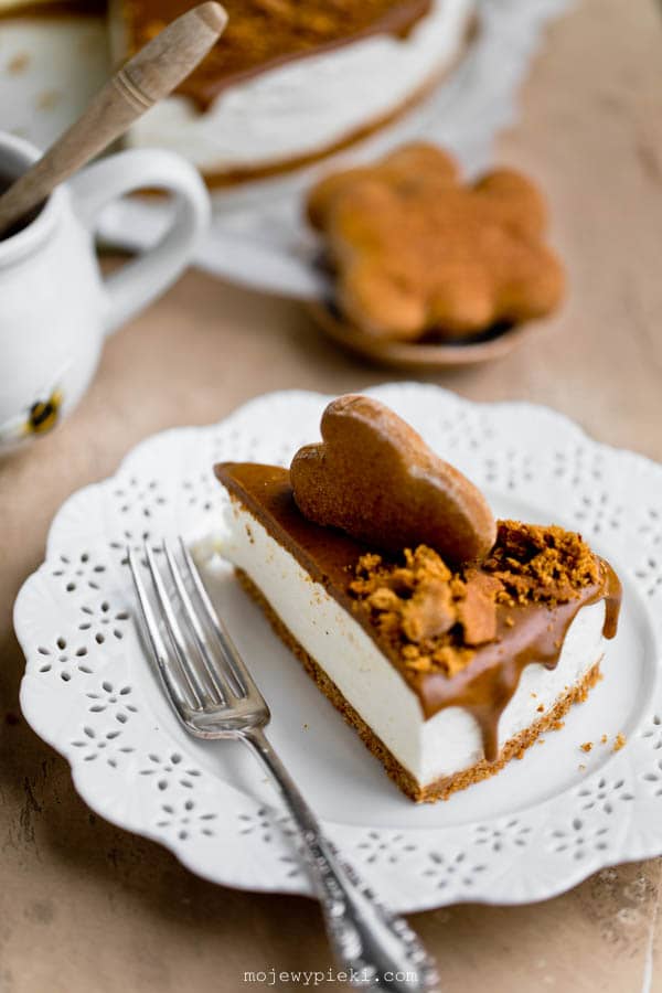 No-bake honey and gingerbread cheesecake