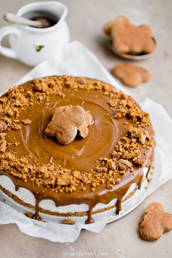 No-bake honey and gingerbread cheesecake