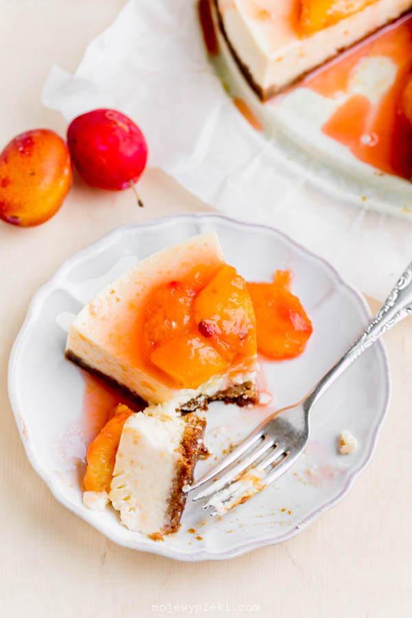 Cheesecake with honey poached plums
