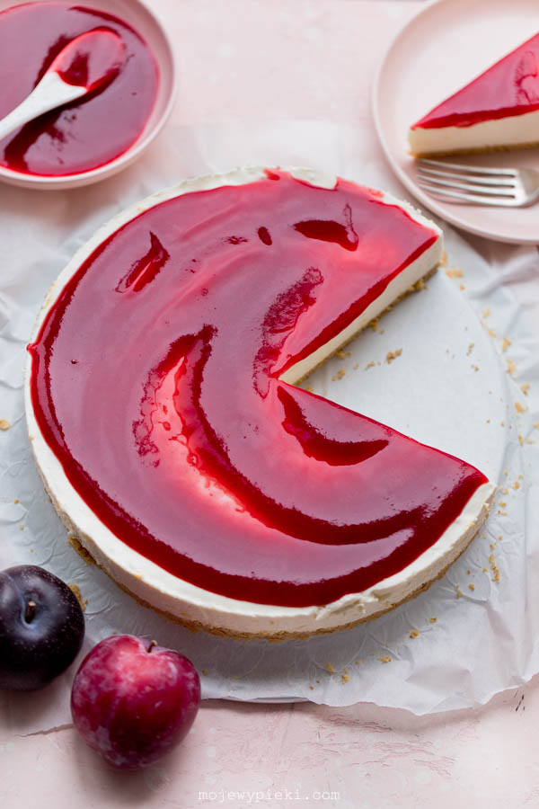 No-bake plum cheesecake
