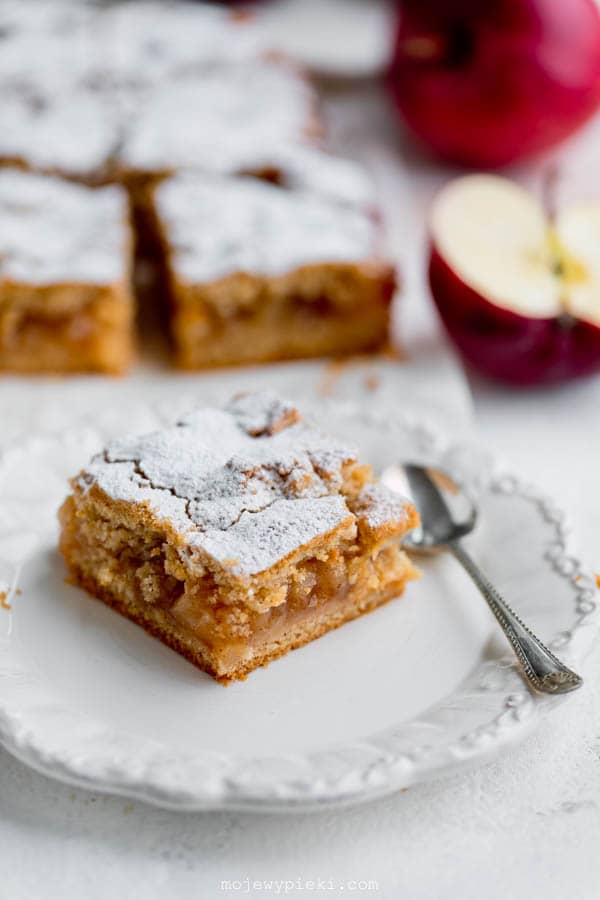 Traditional Polish apple pie (szarlotka)