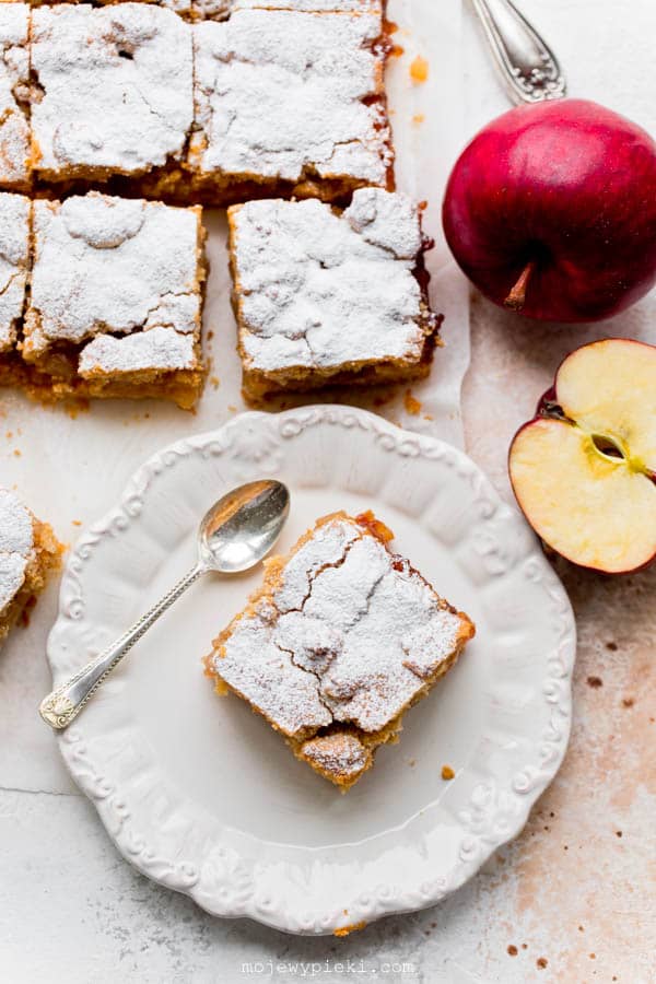 Traditional Polish apple pie (szarlotka)