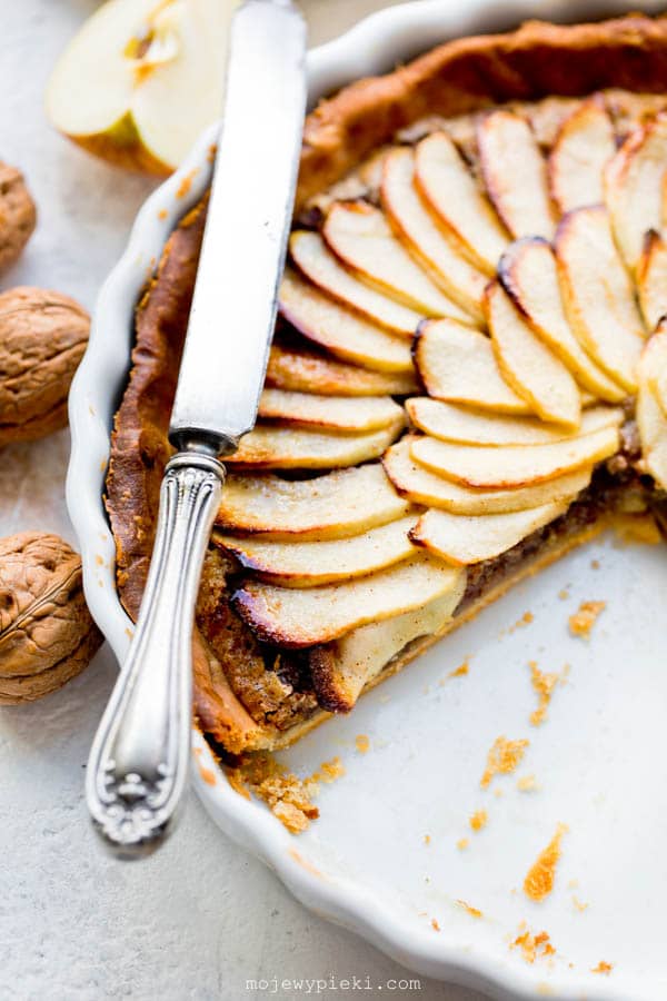 Apple and walnut tart