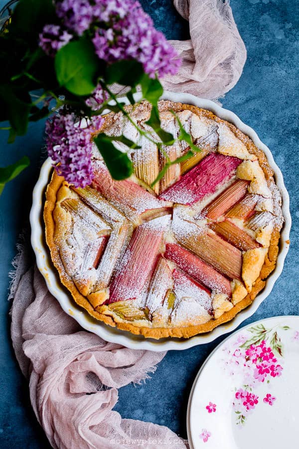 Rhubarb almond tart