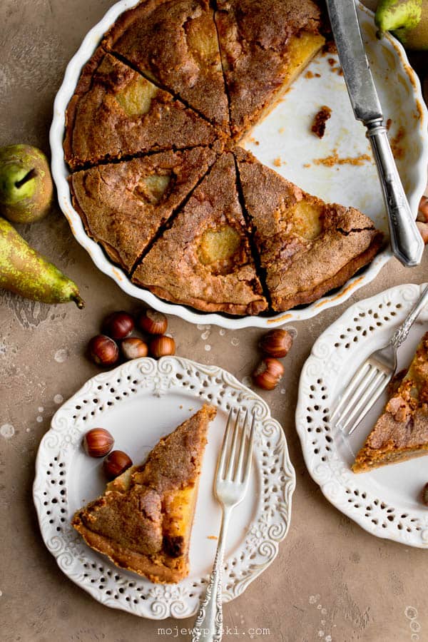 Pear praline tart