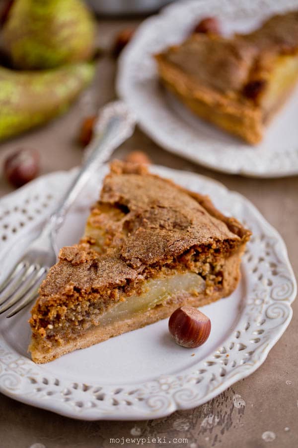 Pear praline tart
