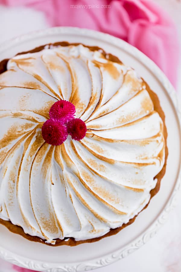 Rhubarb curd tart with Italian meringue