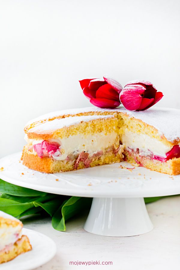 Rhubarb custard cake