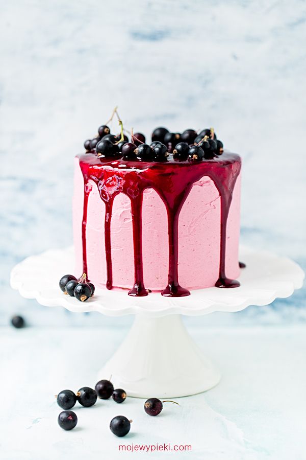 Lemon and blackcurrant cake