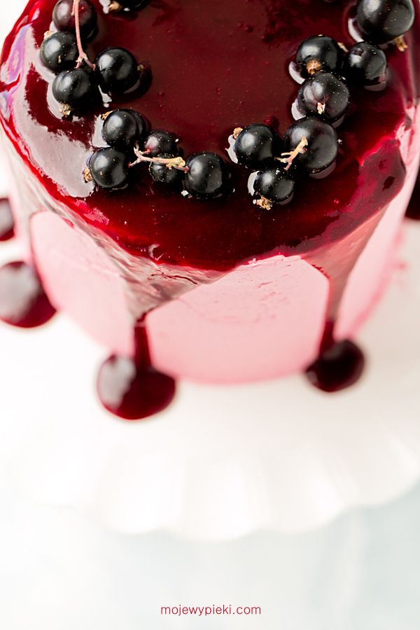 Lemon and blackcurrant cake