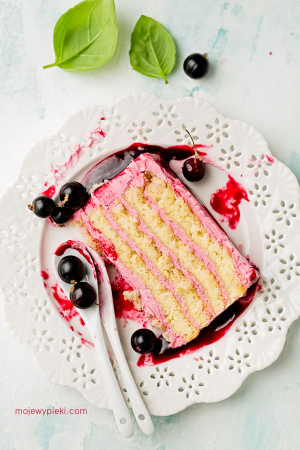 Lemon and blackcurrant cake