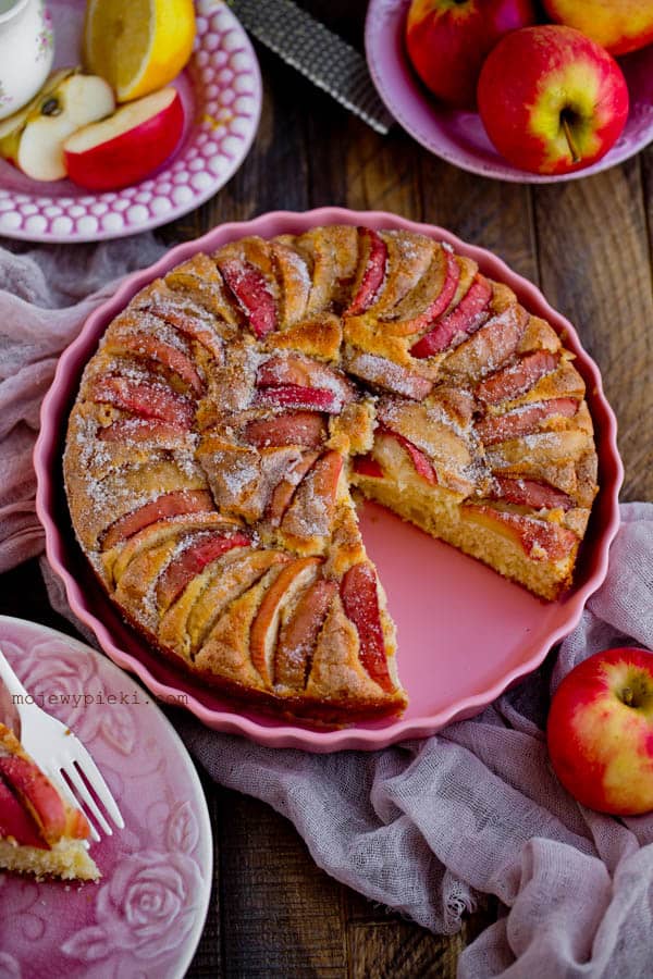 Italian apple cake