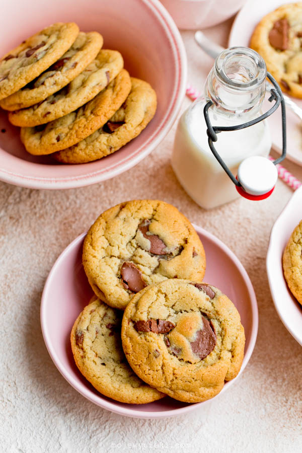 Tahini chocolate chip cookies
