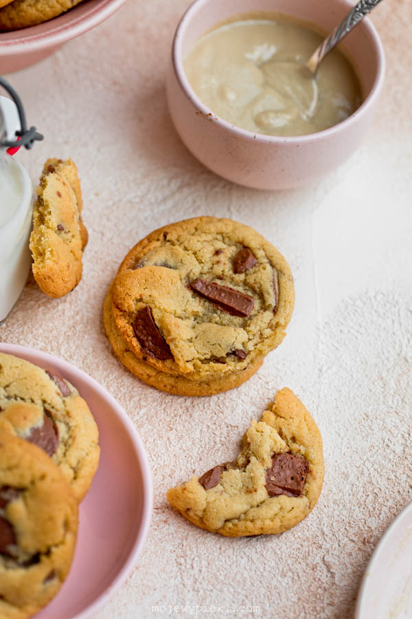 Tahini chocolate chip cookies