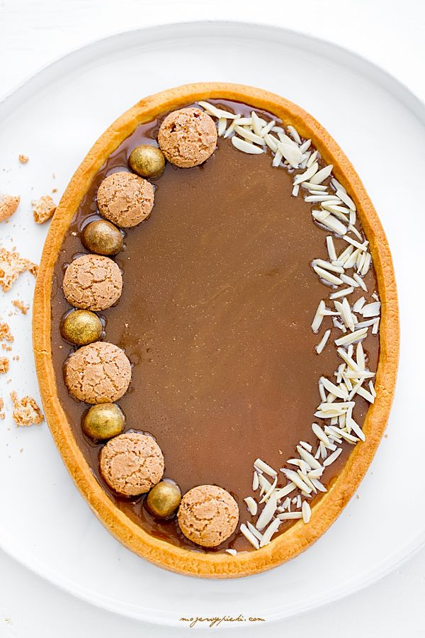 Dulce de leche Easter egg mazurek