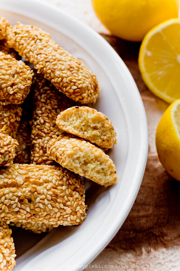 Sicilian sesame biscuits