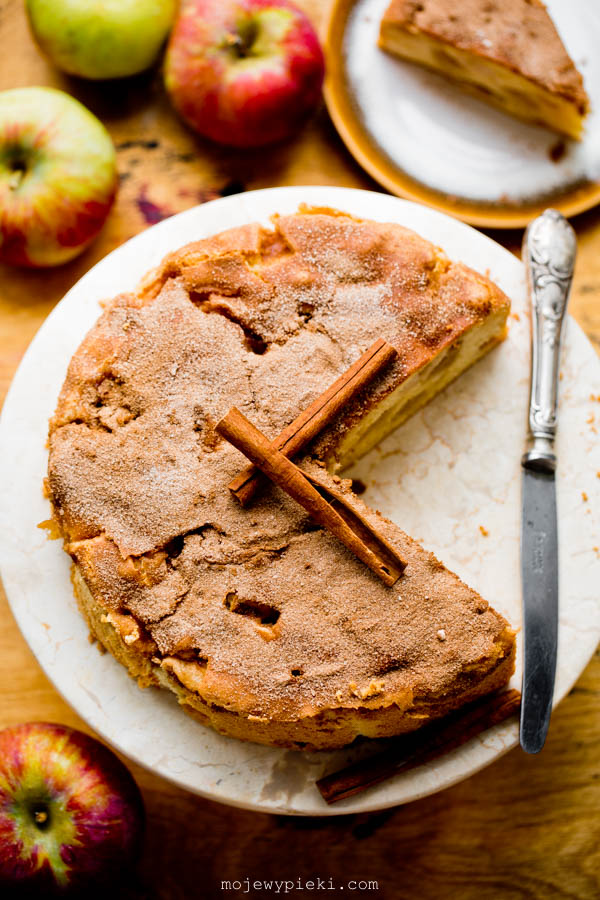 Jewish apple cake