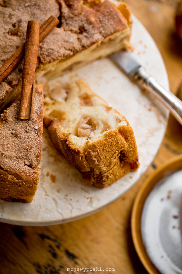 Jewish apple cake