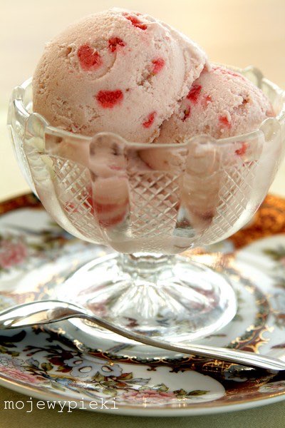 Lody Strawberry Cheesecake