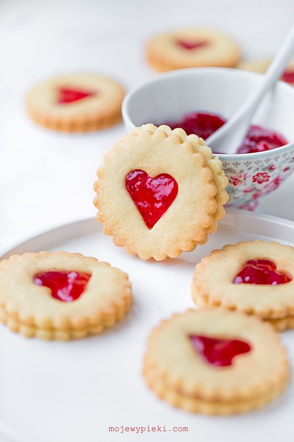 Ciastka z dżemem „Jammie Dodgers”