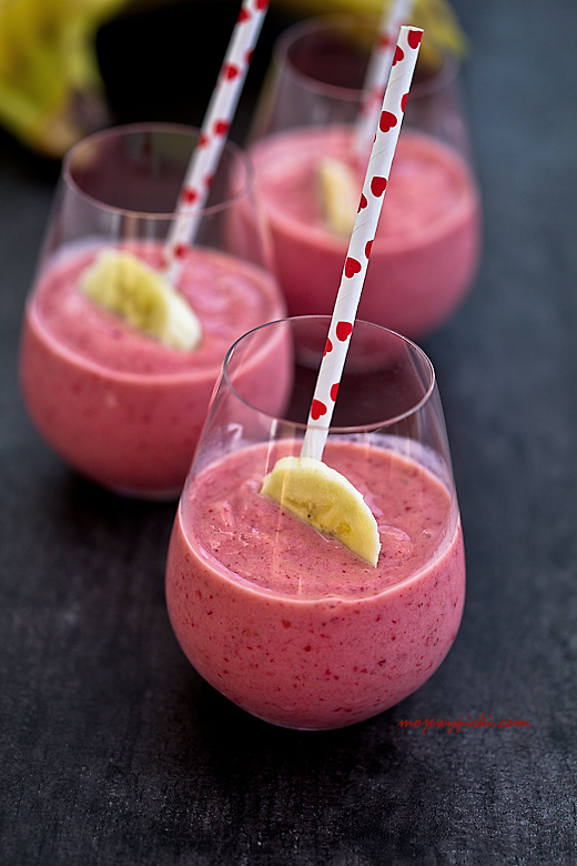 Smoothie truskawkowo – bananowe