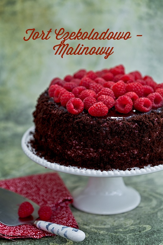 Tort czekoladowo – malinowy