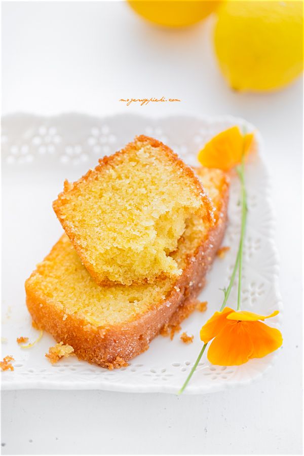 Lemon drizzle cake