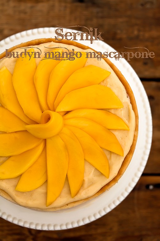 Sernik budyniowy z mascarpone i mango