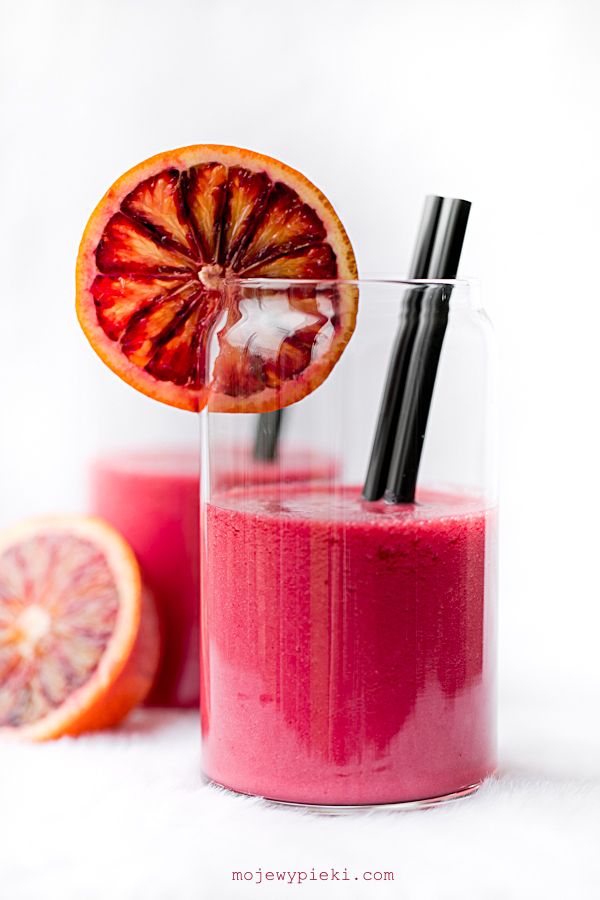 Smoothie z wiśni i czerwonej pomarańczy